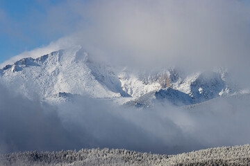 Fototapeta na wymiar Snowcapped Pikes Peak