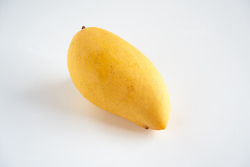 マンゴー白背景で