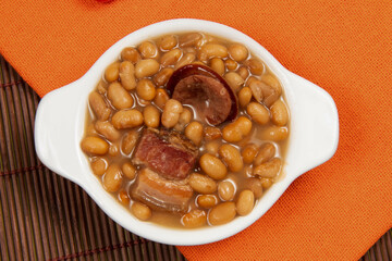 ceramic pot with cooked carioca beans