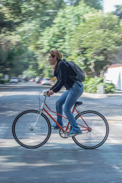 chica ciclista