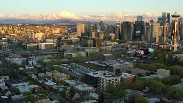 Panning 180 Degrees For Views of Seattle And Queen Anne Towards at Sunset