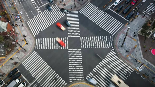Time-lapse: Ginza intersection , Tokyo, Japan