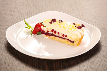 Sweet tasty cheesecake with berries