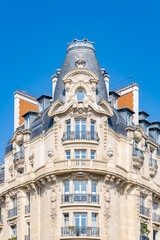 Fototapeta na wymiar Paris, beautiful buildings in the 16th arrondissement, rue Ranelagh, an upscale neighborhood 