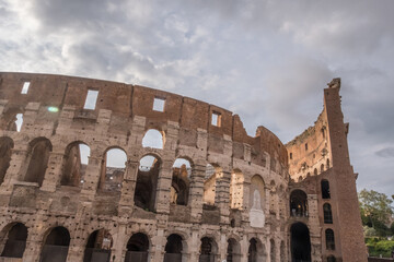 Fototapeta premium Beautiful view of Rome in Italy. Ancient historical ruins, famous monuments, alley's and streets.