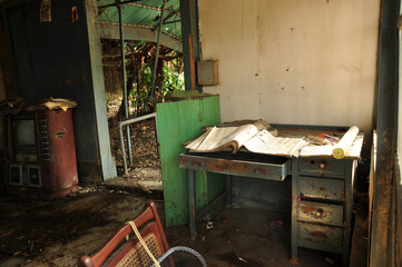 Abandoned, Taipei, Songshan Tobacco Factory, messy, rundown, house