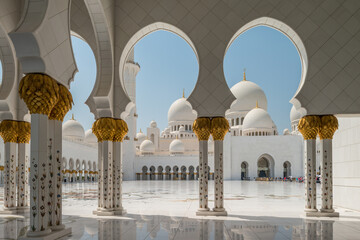 ..Scheich-Zayid-Moschee in Abu Dhabi..