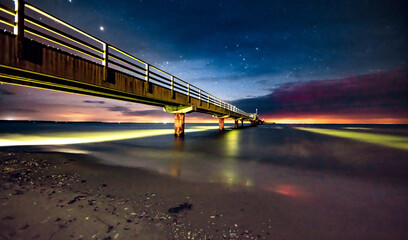 seebrücke bei nacht