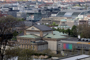 Fototapeta premium oper schlossplatz neue schloss königsbau in stuttgart