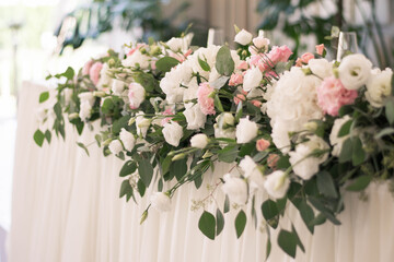 Obraz na płótnie Canvas Close up wedding flowers for main table.