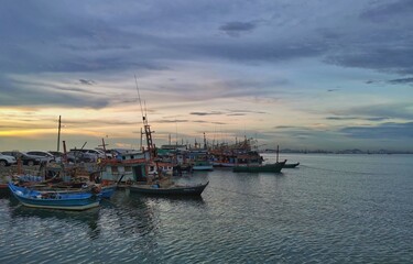 Fototapeta premium boats at sunset