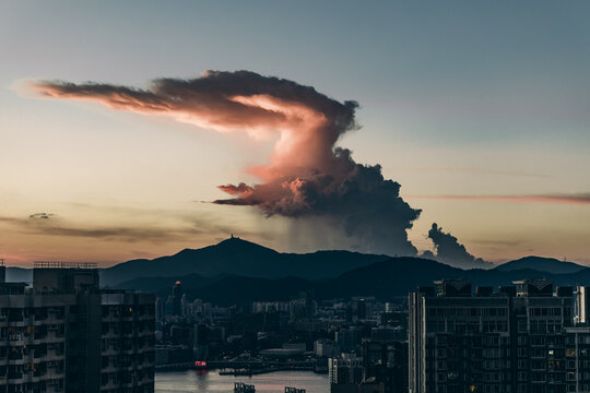 Special Godzilla Sunset Captured In Hong Kong