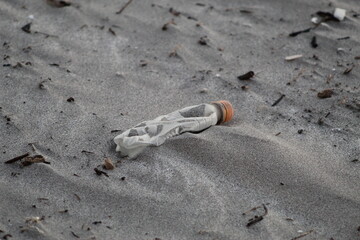 CONTAMINACIÓN EN LA PLAYA
