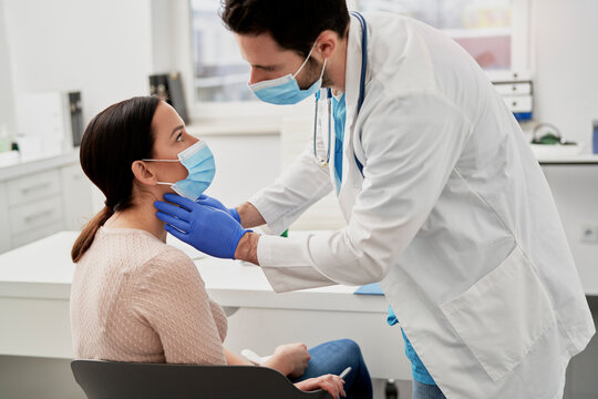 Patient during a medical examination in a doctor's office, Poland, podkarpackie, D&fnof;&ocirc;bica