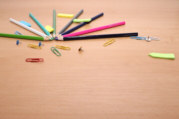 pencils and paper on the table, pencil, color, pencils, drawing, isolated, school, white, art, colored, colorful, colors, education, draw, colour, red, pen, rainbow, green, yellow, crayon, blue, wood,