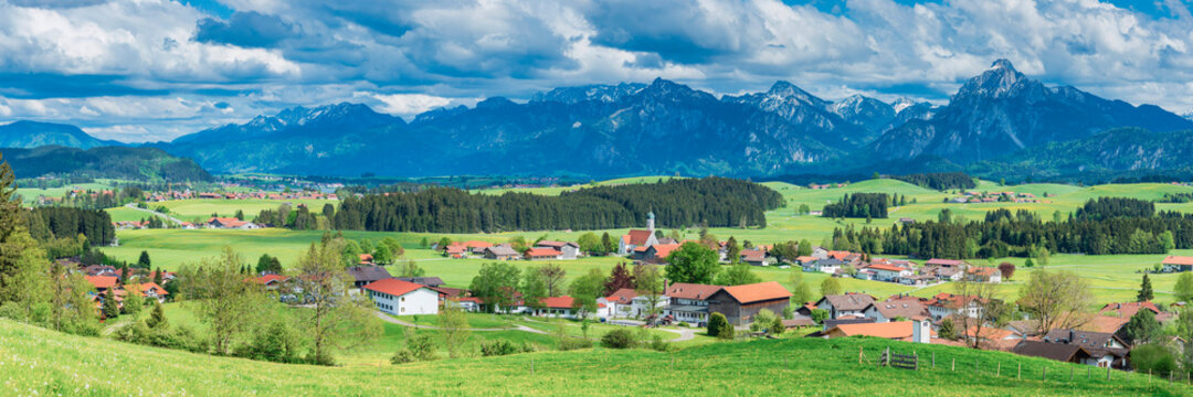 Germany, Bavaria, Fuessen, Alpine landscape seen from Eisenberg ruin