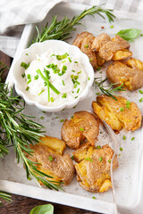 Smashed potatoes, knusprige Ofenkartoffeln