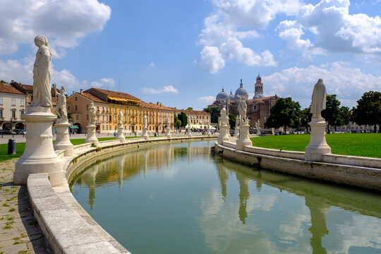 Italy, Veneto, Padua, Statues at Prato della Valle