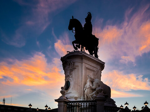 Portugal, Estremadura Province, Lisbon, Silhouette of equestrian statue of king Jose I at dusk