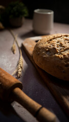 pan rústico en fondo oscuro