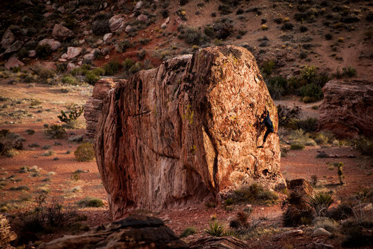Matt Vodjansky boulders in Red Rock Canyon National Conservation Area - Nevada
