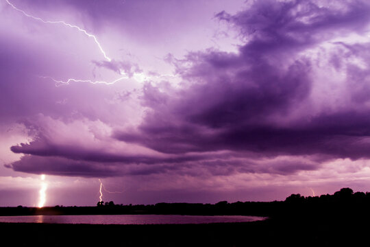 Summer thunderstorms roll through Central Iowa with a brilliant light display
