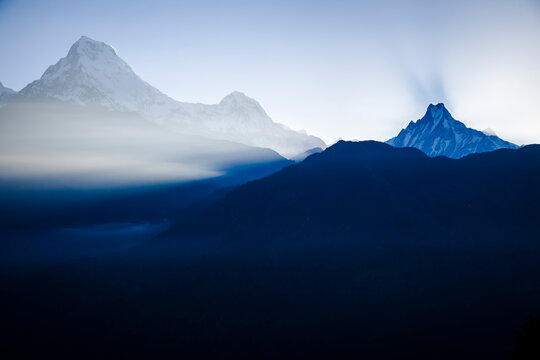 Annapurna and Annapurna South in the morning sun - Poon Hill - Anapurna Circuit - Ghorepani, Nepal