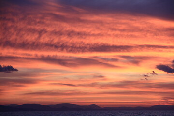 Obraz na płótnie Canvas sunset over the sea 