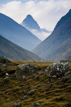 The trek through the Southern section of the Apolobamba Range is one of the finest treks in the Bolivian Andes and best done in winter.