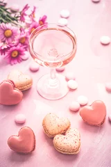 Fototapete Rund Happy Mothers Day - sweet macarons in heart shape and glass of rose sparkling wine © Brebca