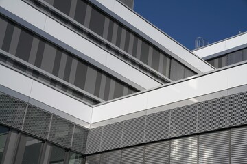 Fototapeta premium Büro Gebäude moder Stahl Glas Hintergrund