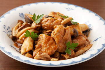 鶏肉とキノコのブラウンソース