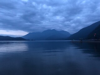 Fototapeta premium lake and mountains