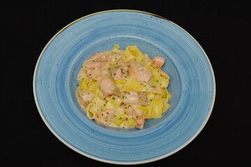 Pasta with cream and salmon