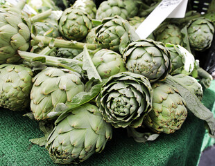 Fototapeta premium market artichokes 