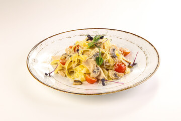 Pasta with chicken and mushrooms