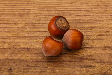 Obraz premium Hazelnut heap isolated over background