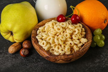 Breakfast with corn rings and milk