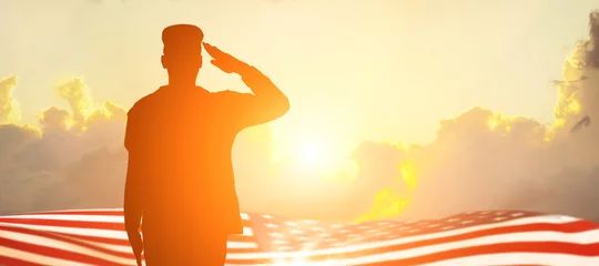Fototapeten Soldat und USA-Flagge auf Sonnenaufgang Hintergrund. Konzept Nationalfeiertage, Flag Day, Veterans Day, Memorial Day, Independence Day, Patriot Day. © arsenypopel
