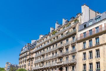 Fototapeta na wymiar Paris, beautiful buildings in the 16th arrondissement, rue Ranelagh, an upscale neighborhood 