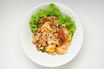 Stir-fried Fresh Rice-flour Noodles With Chicken And Egg, This easy dish is so yummy. Throw together a quick with chicken, vegetable and noodle stir-fry.