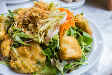 Crispy snapper salad with delicious healthy salad for health