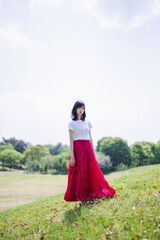 Fototapeta premium 公園の女性