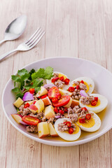Spicy apple salad