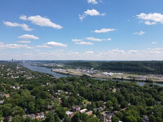 Fototapeta na wymiar Pittsburgh in the Distance, Ohio River