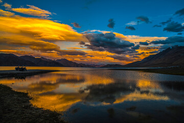 Fototapeta premium Panong Lake, Ladakh