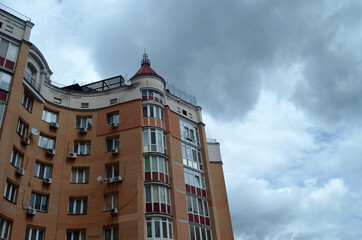 Fototapeta na wymiar Modern residential area in Kiev. Exterior.Streets,buildings,detales. 