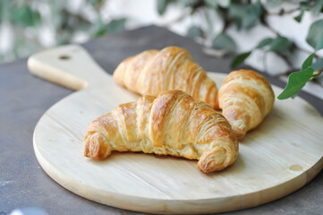 croissant , French croissant or French bread