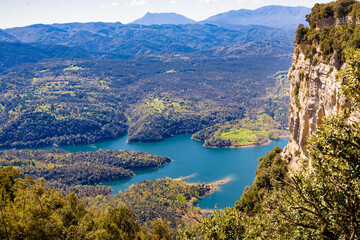 Obraz premium View of a part of the Sau swamp from the Tavertet cliffs. Collsacabra, Osona, Catalonia, Spain