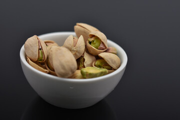 Roasted pistachio in bowl